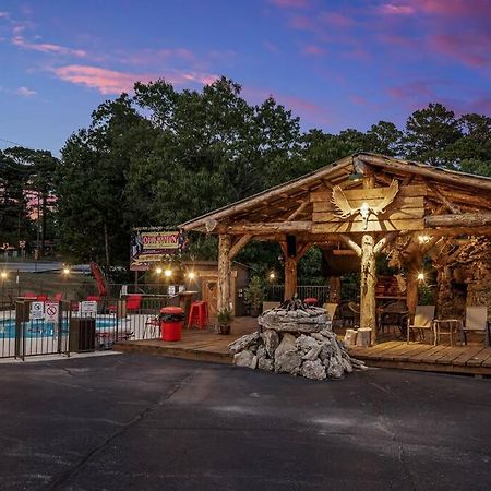 Stonegate Lodge King Bed Wifi 50 In Roku Tv Salt Water Pool Room # 101 Eureka Springs Eksteriør billede