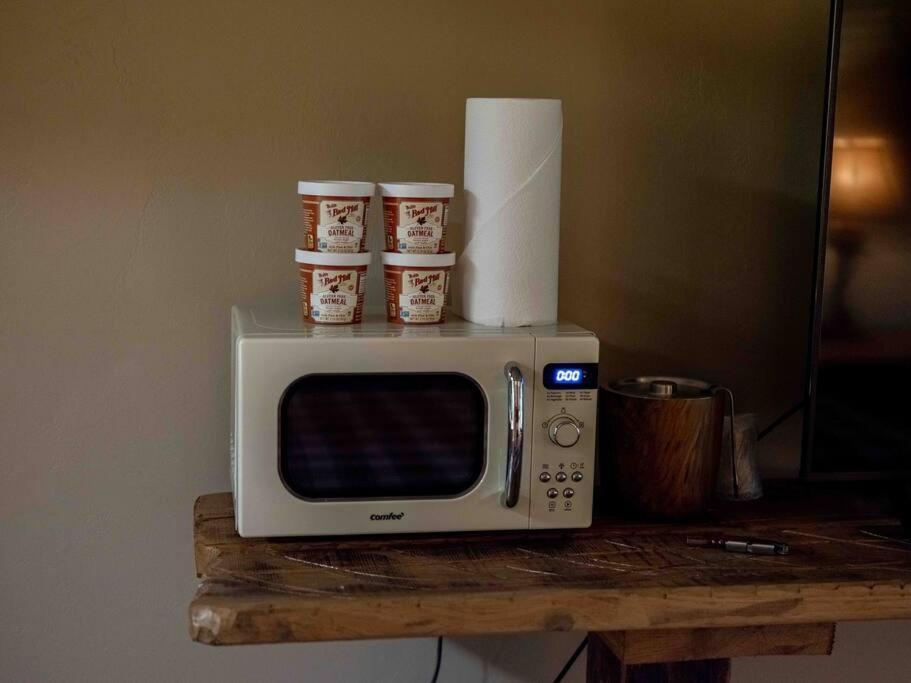 Stonegate Lodge King Bed Wifi 50 In Roku Tv Salt Water Pool Room # 101 Eureka Springs Eksteriør billede