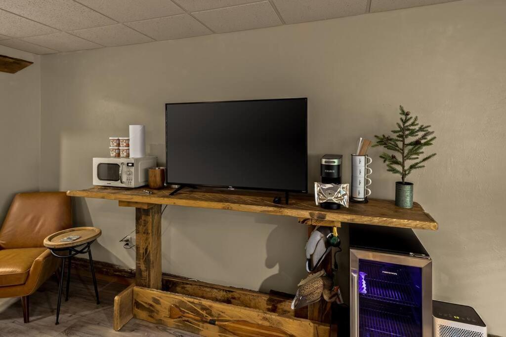 Stonegate Lodge King Bed Wifi 50 In Roku Tv Salt Water Pool Room # 101 Eureka Springs Eksteriør billede